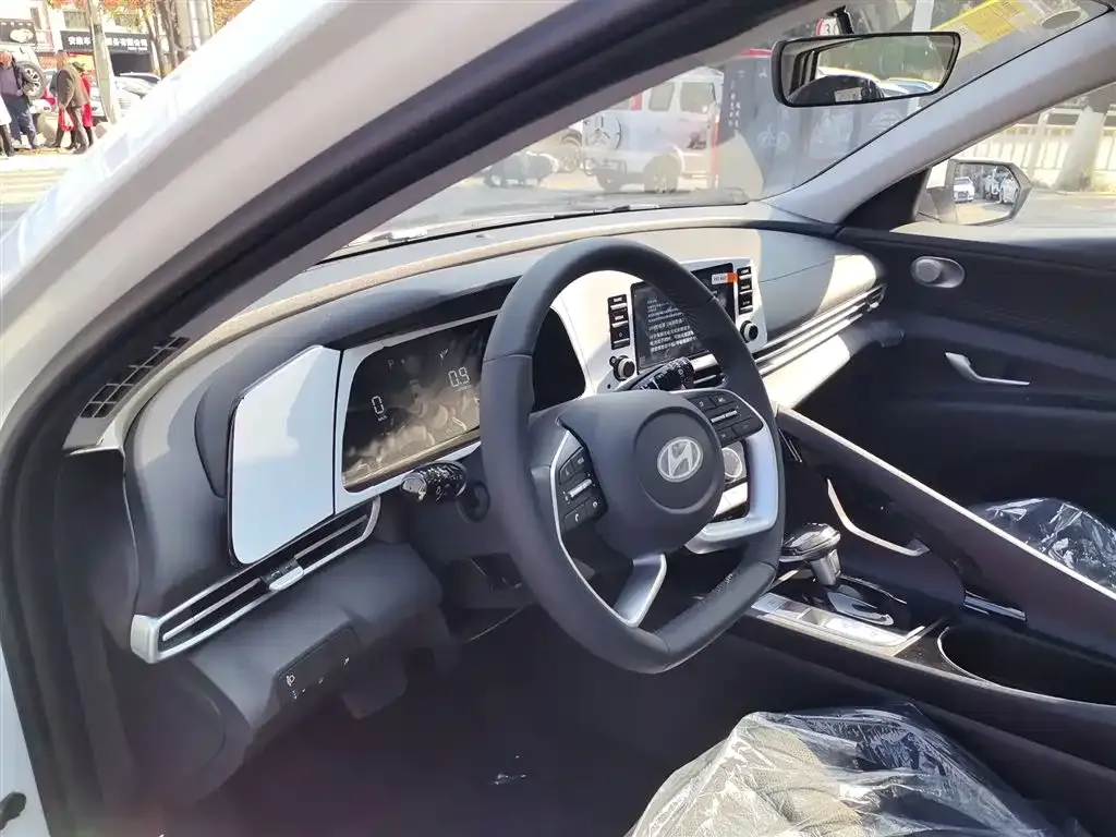 Hyundai Elantra 2025 из CN, фото 4