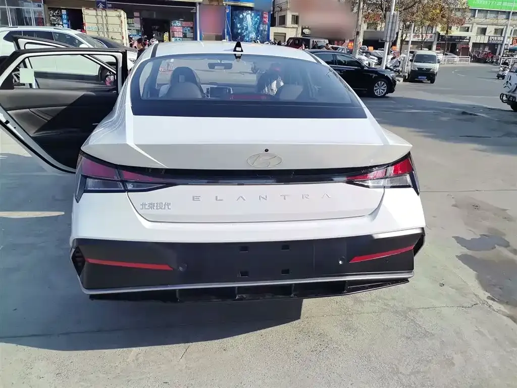 Hyundai Elantra 2025 из CN, фото 5