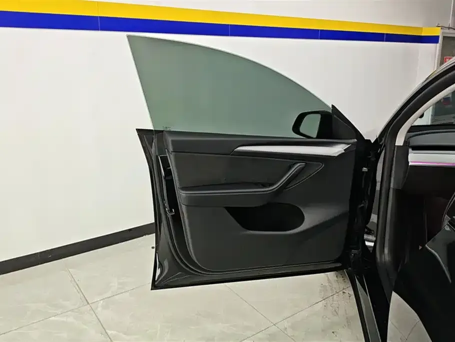 Tesla Model Y 2024 из CN, фото 2
