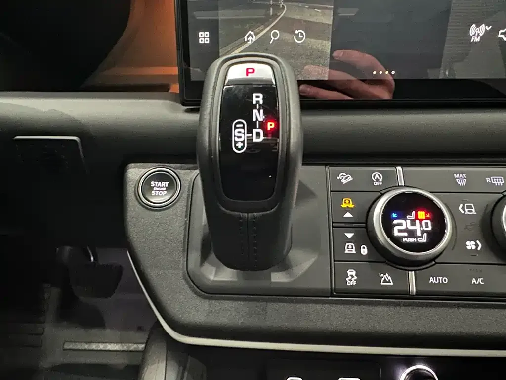 Land Rover Defender 2023 из CN, фото 2