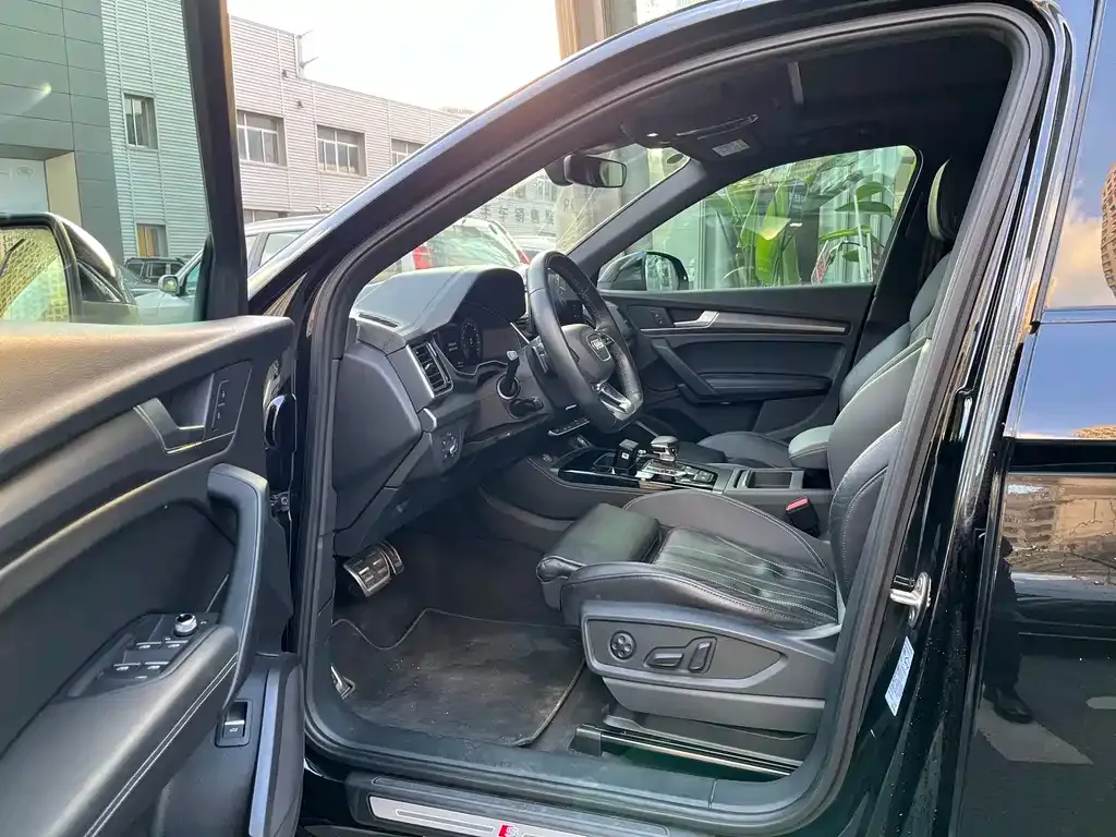 Audi Q5L 2023 из CN, фото 7