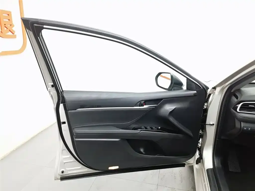 Toyota Camry 2021 из CN, фото 6