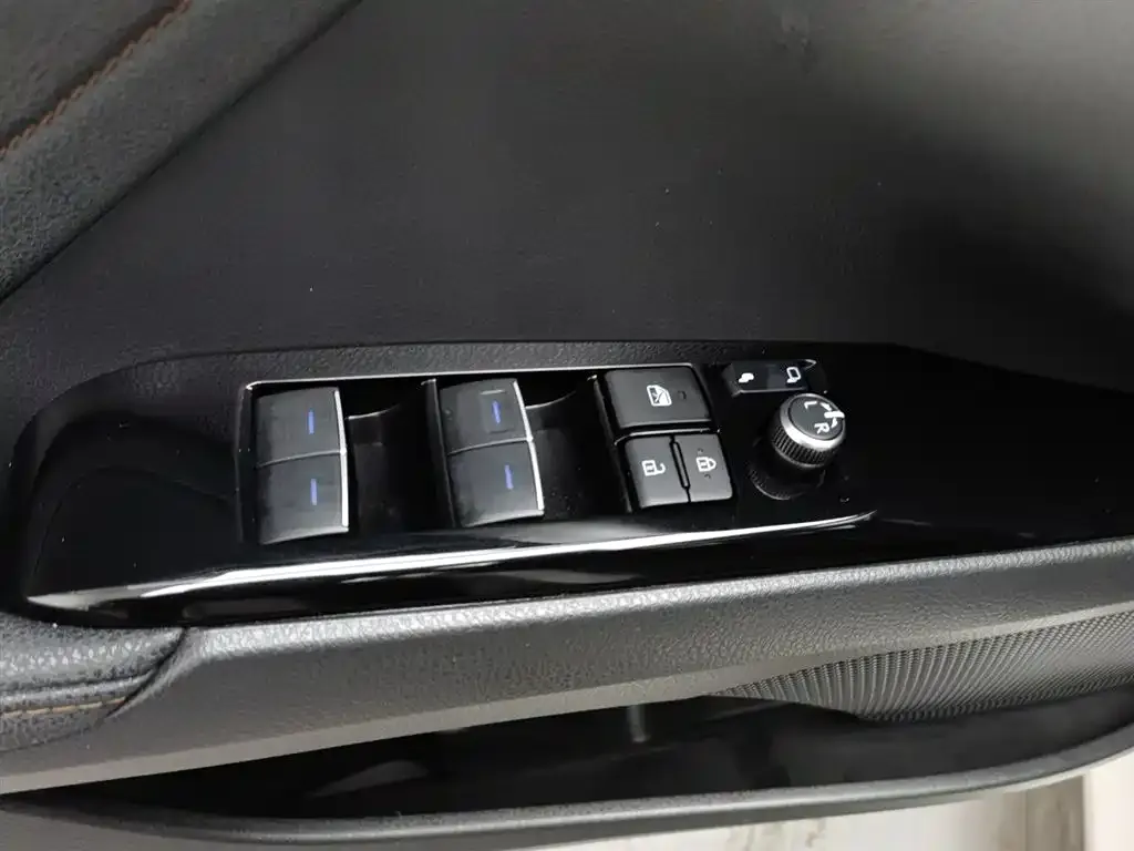 Toyota Camry 2021 из CN, фото 10