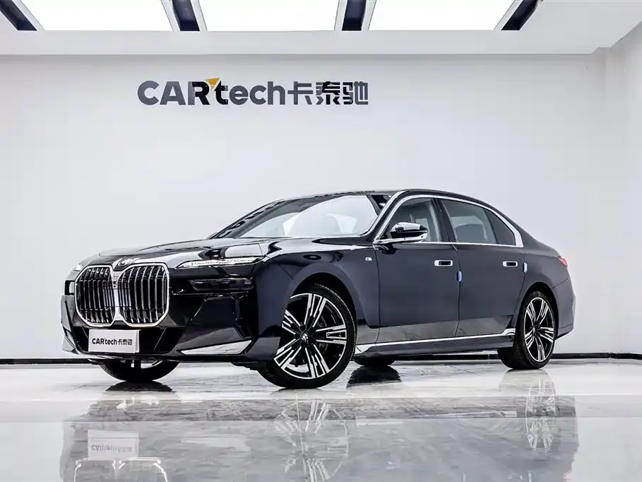 BMW 7 Series 2023 из CN, фото 9