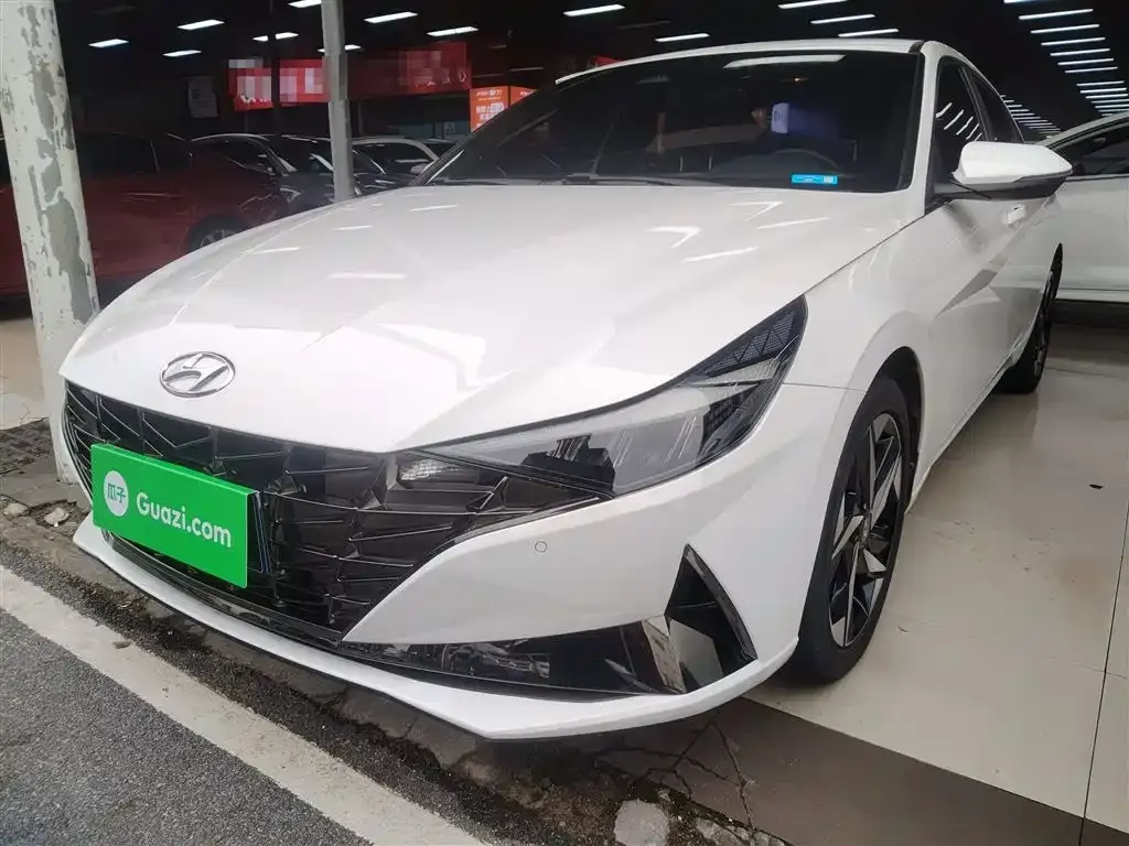 Hyundai Elantra 2022 из CN, фото 1