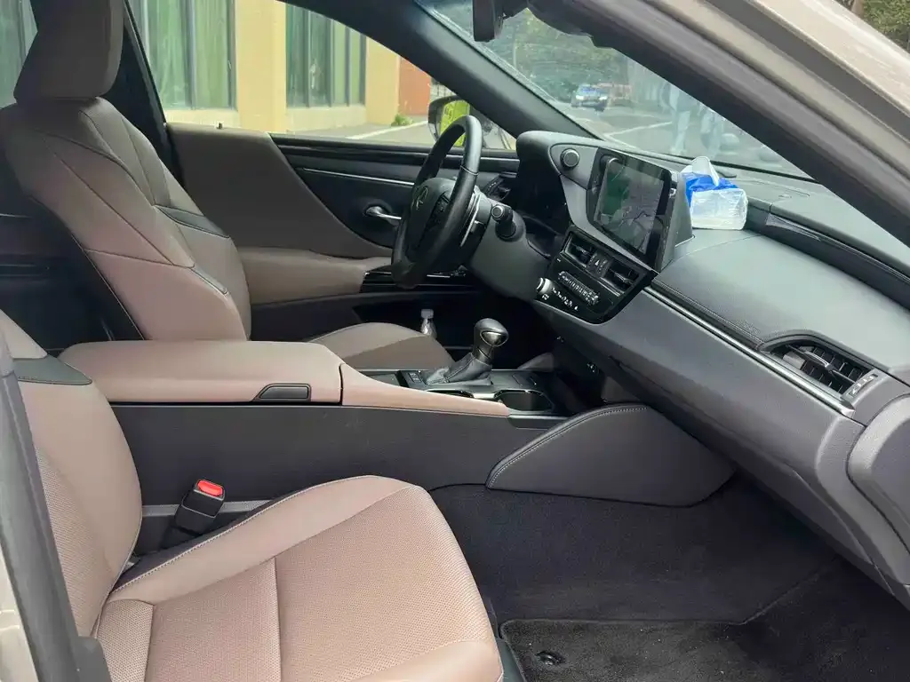 Lexus ES 2024 из CN, фото 2