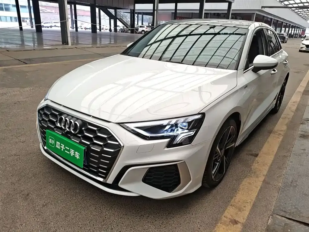 Audi A3 2023 из CN, фото 1