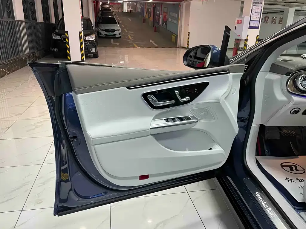 Mercedes-Benz EQE 2023 из CN, фото 10