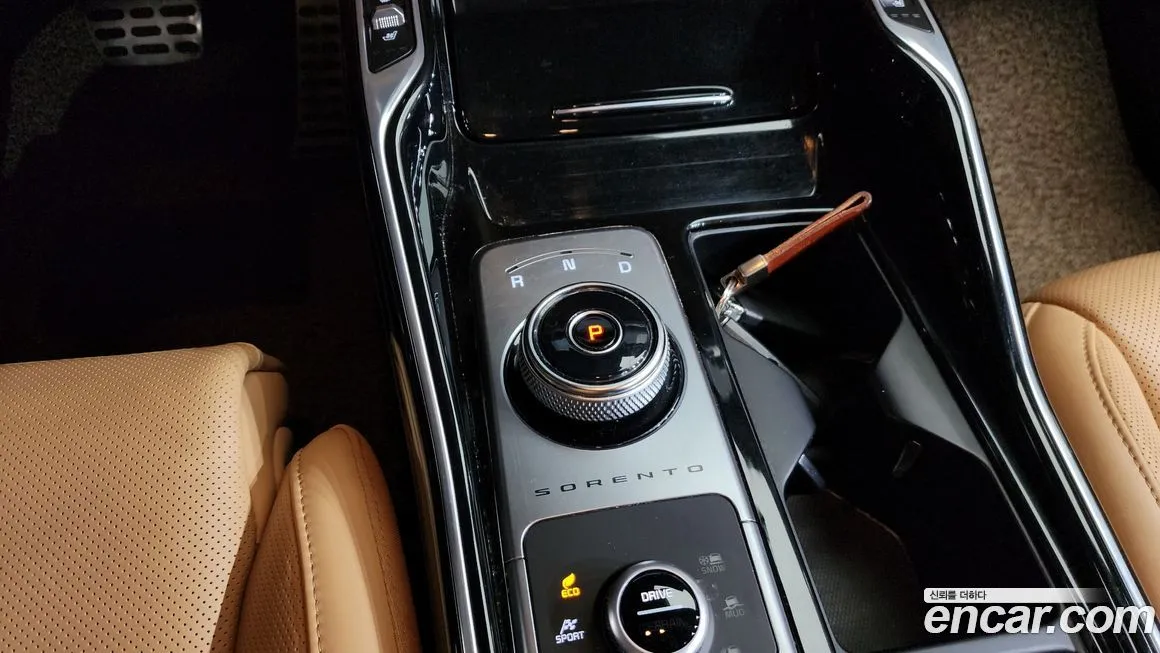 Kia Sorento — фото 9