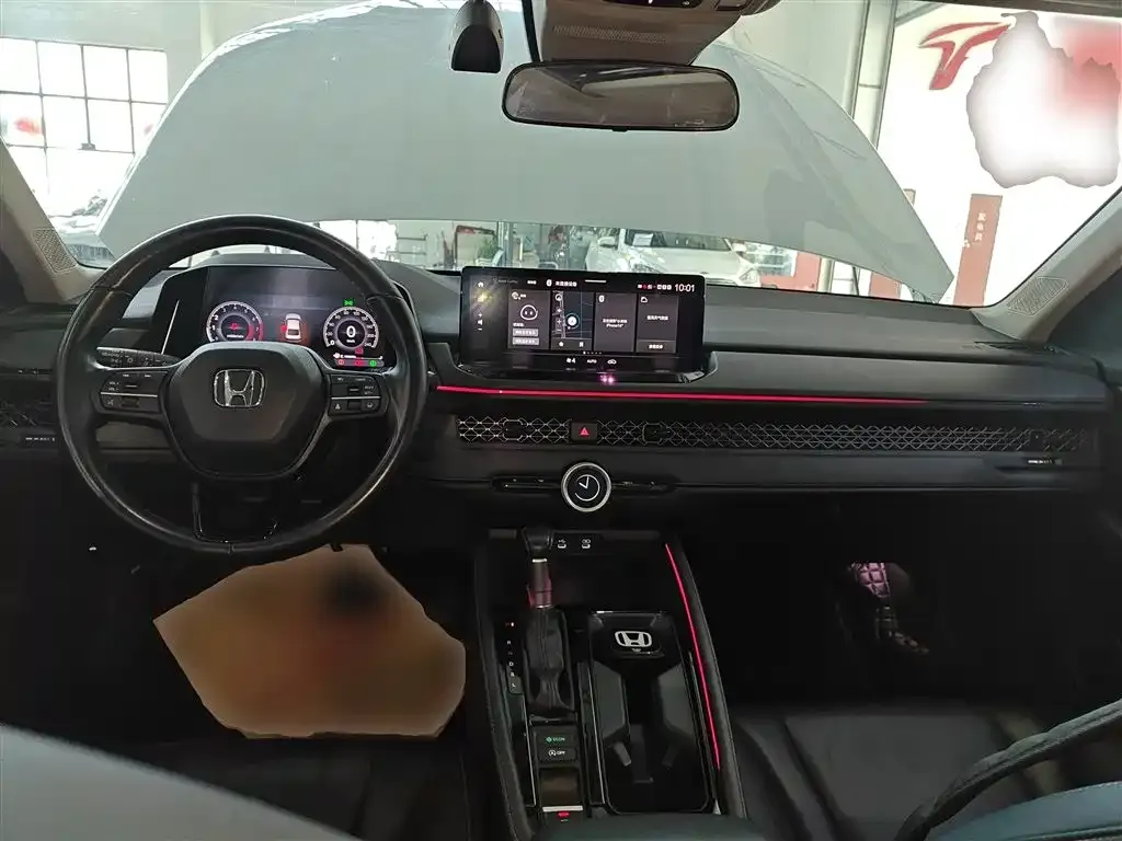 Honda Accord — фото 10