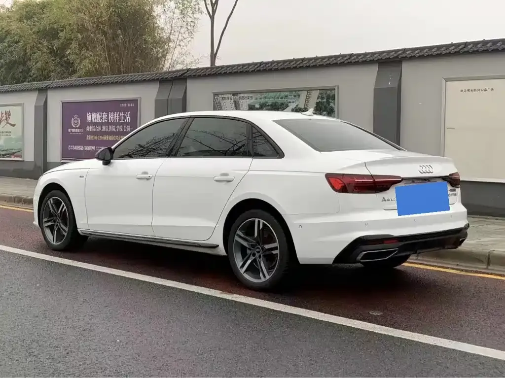 Audi A4L 2023 из CN, фото 5