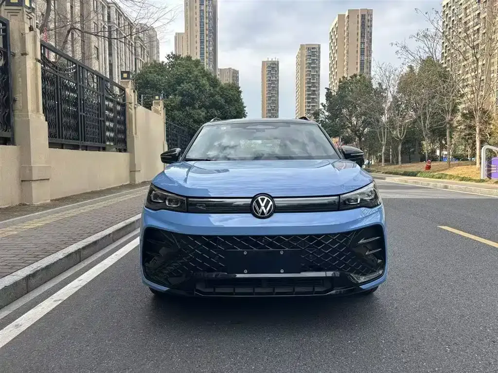 Volkswagen Tiguan L 2024 из CN, фото 2