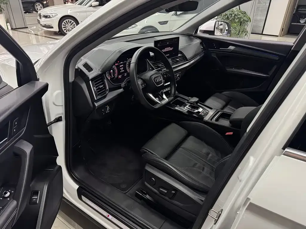 Audi Q5L 2022 из CN, фото 6