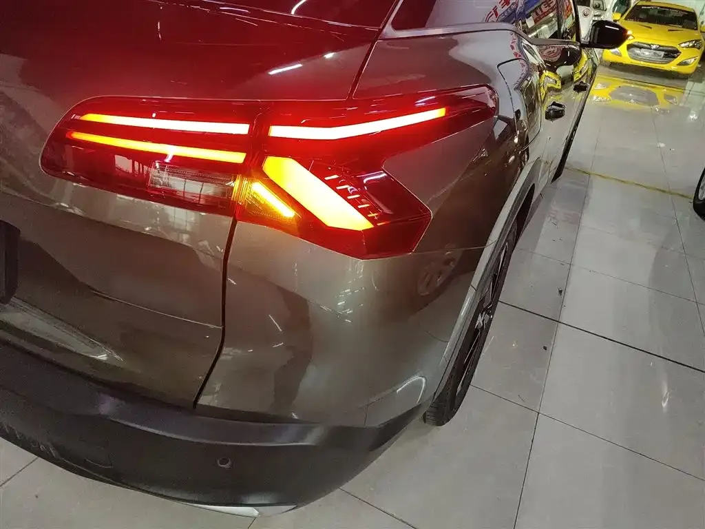 Citroen C5 X 2024 из CN, фото 8