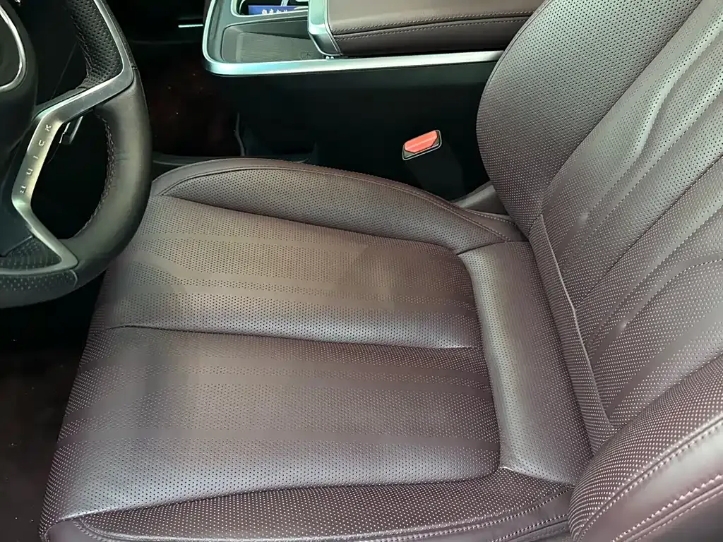 Buick Century 2024 из CN, фото 5