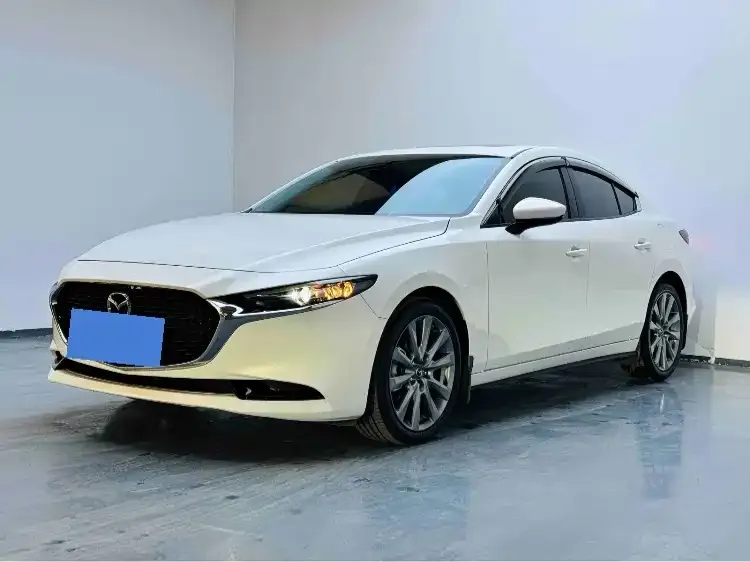 Mazda 3 Axela — фото 1