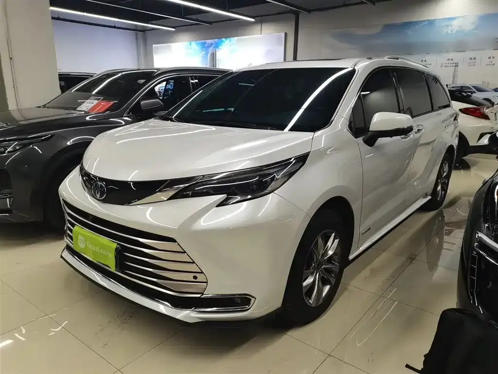 Toyota Sienna 2023 из CN, фото 10