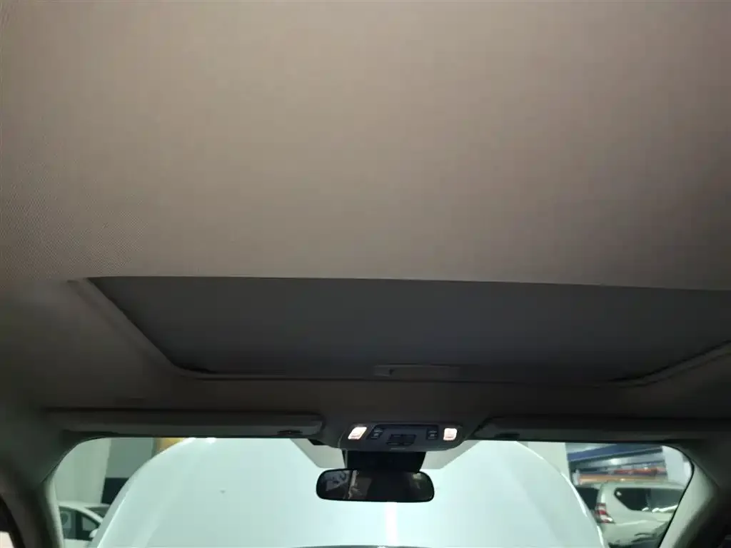 Toyota Sienna 2023 из CN, фото 2