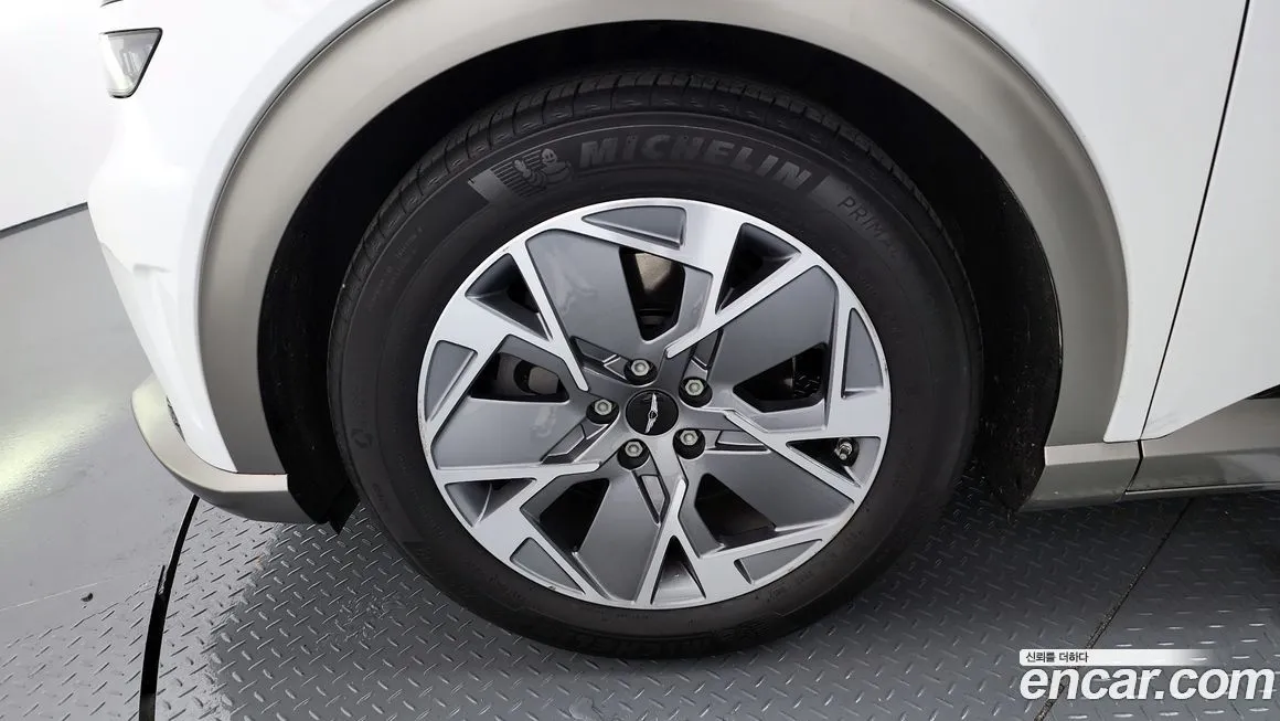 Genesis GV60 — фото 10