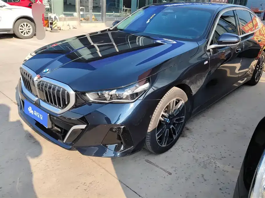 BMW 5 Series 2024 из CN, фото 1