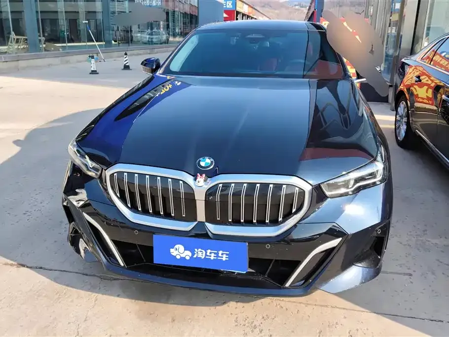 BMW 5 Series 2024 из CN, фото 10