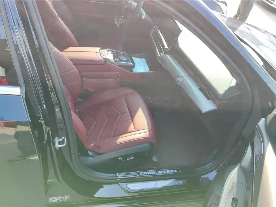 BMW 5 Series 2024 из CN, фото 2