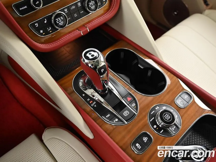 Bentley Bentayga 2023 из KR, фото 9