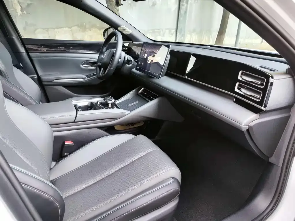 BYD Qin L 2025 из CN, фото 3