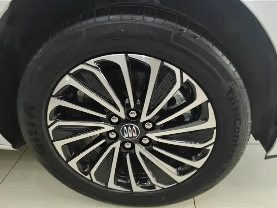 Buick GL8 2025 из CN, фото 2