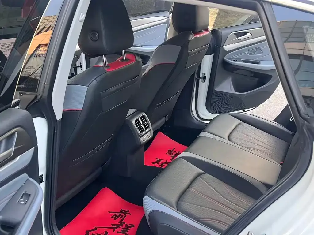 Volkswagen Lamando 2024 из CN, фото 7
