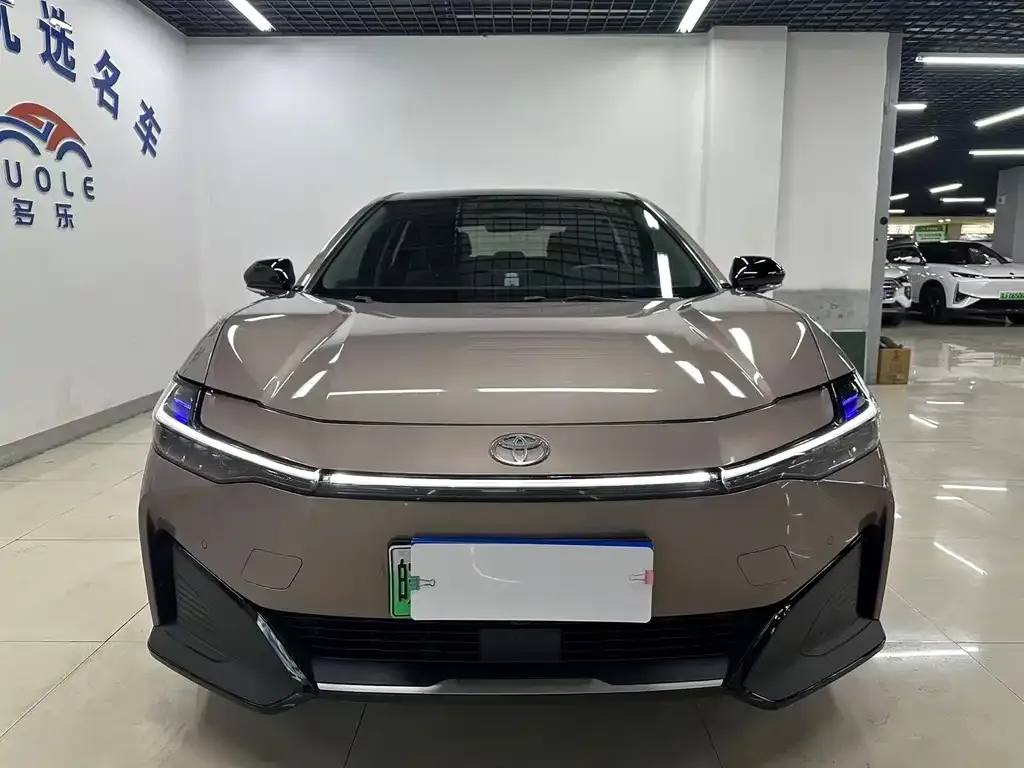 Toyota bZ3 2023 из CN, фото 2
