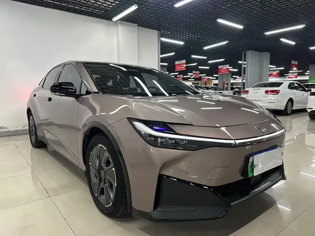 Toyota bZ3 2023 из CN, фото 3