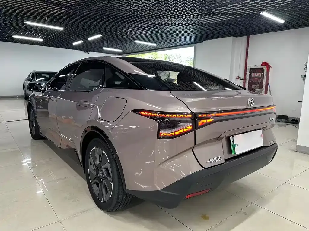 Toyota bZ3 2023 из CN, фото 8