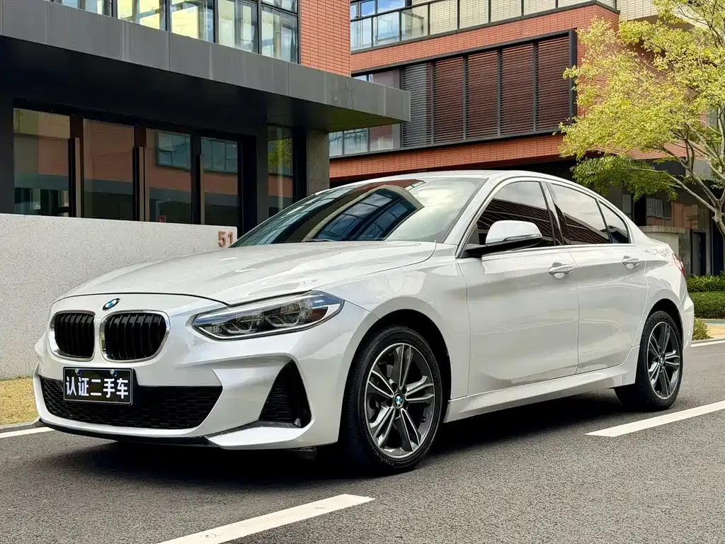 BMW 1 Series 2022 из CN, фото 1