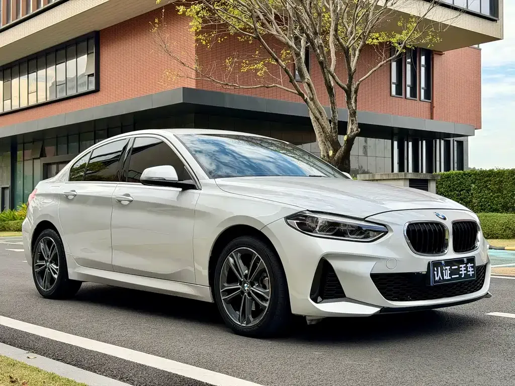 BMW 1 Series 2022 из CN, фото 3