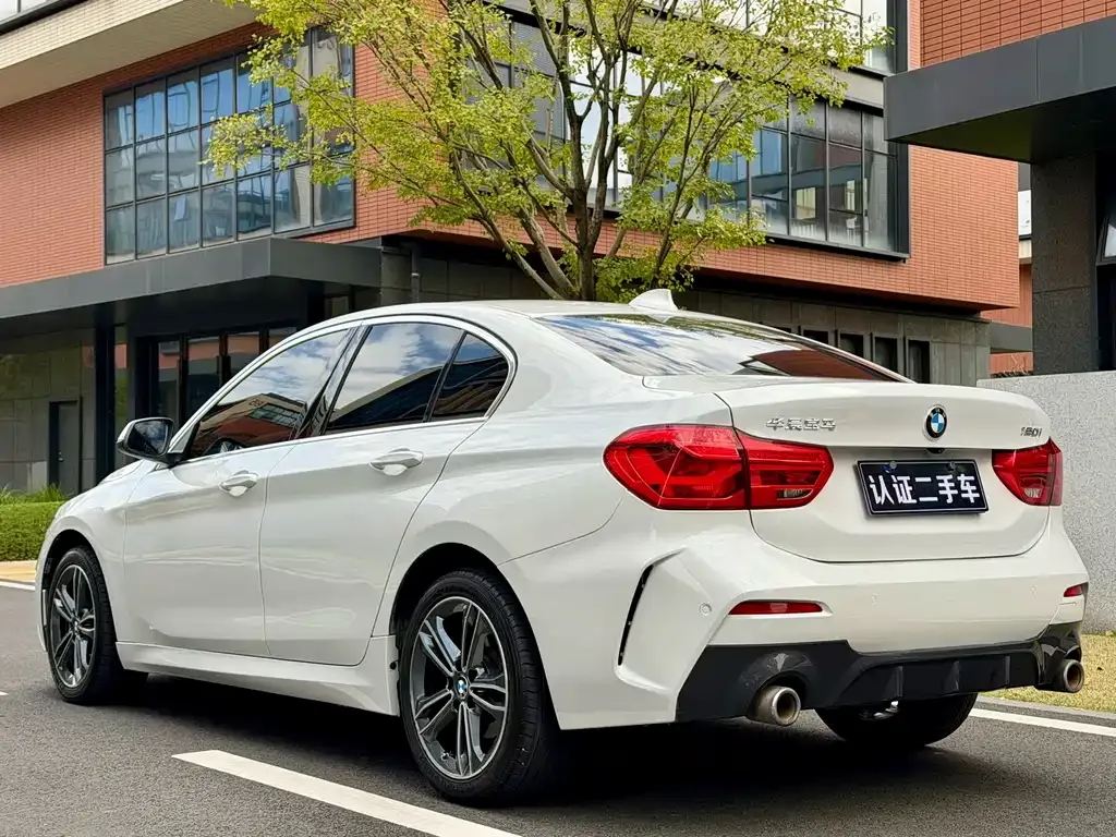 BMW 1 Series 2022 из CN, фото 6
