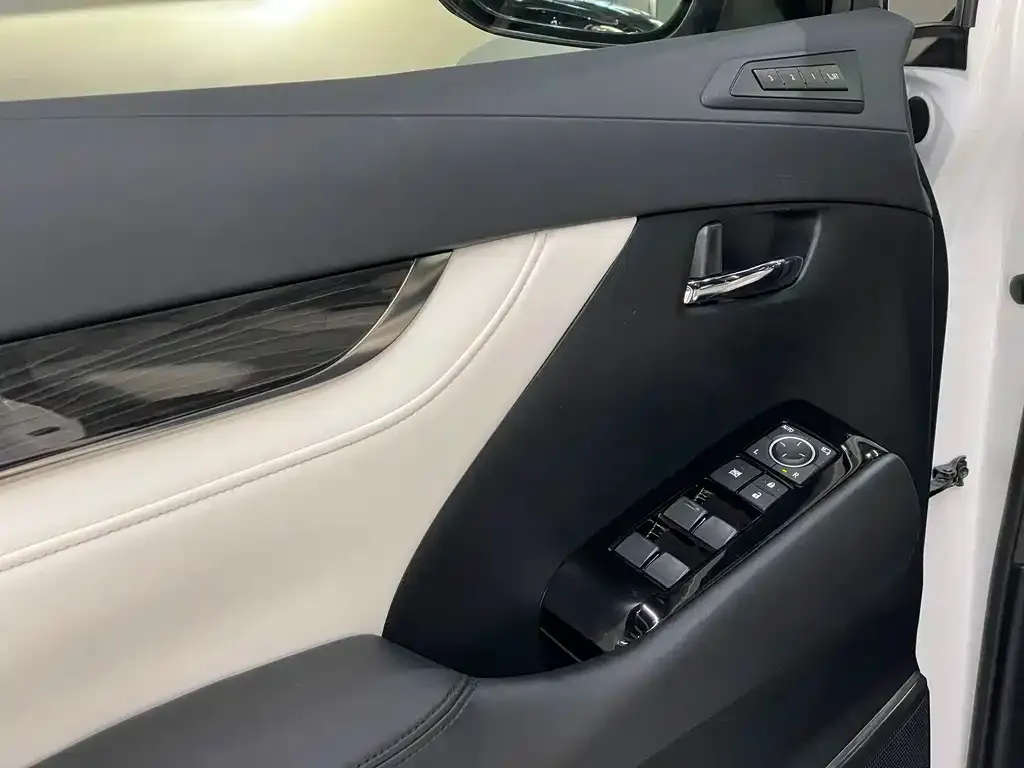 Lexus LM 2022 из CN, фото 3