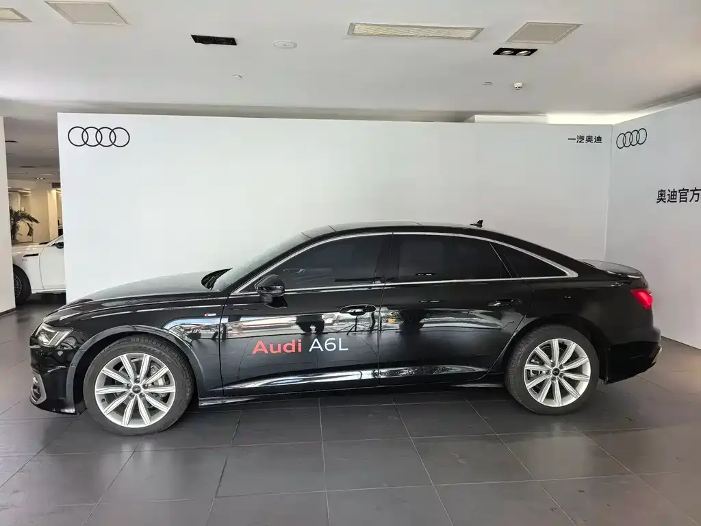 Audi A6L 2024 из CN, фото 9