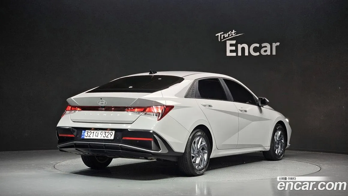Hyundai AVANTE — фото 4