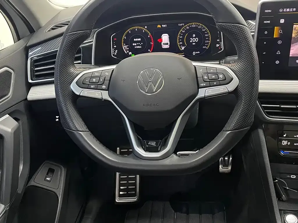 Volkswagen Tiguan L — фото 4
