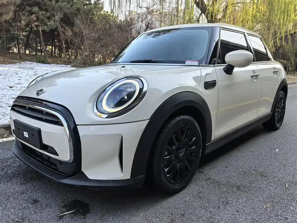 MINI Cooper (3-door) — фото 1