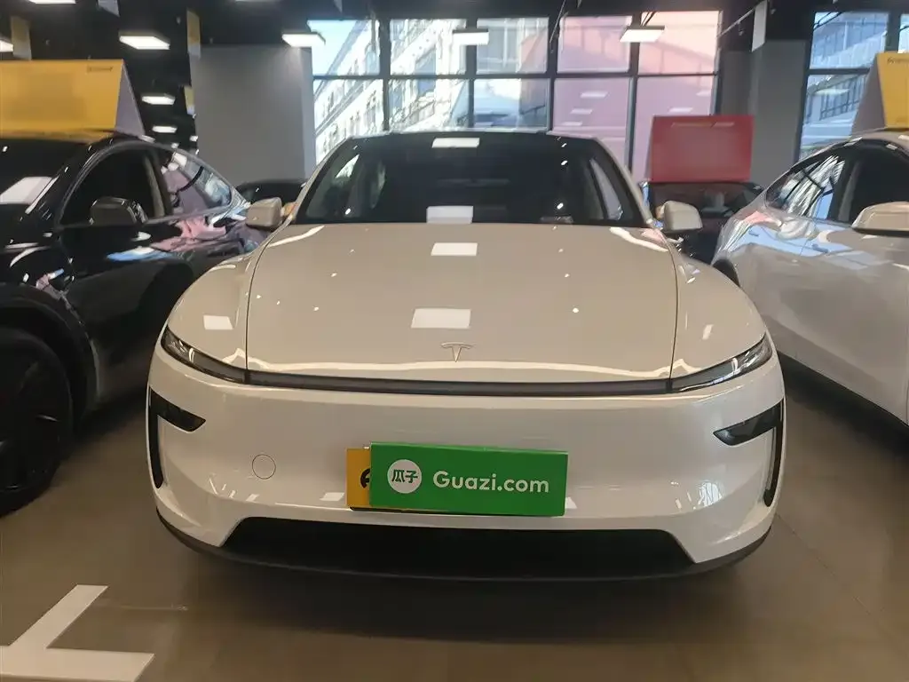 Tesla Model Y 2025 из CN, фото 2