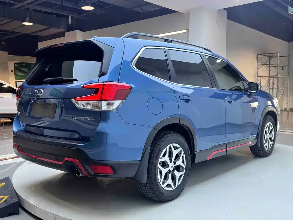 Subaru Forester — фото 5