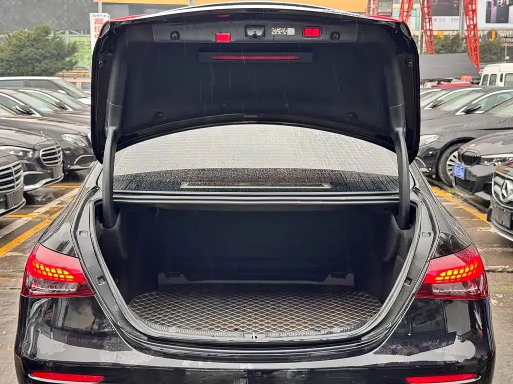 Mercedes-Benz E-Class 2023 из CN, фото 10