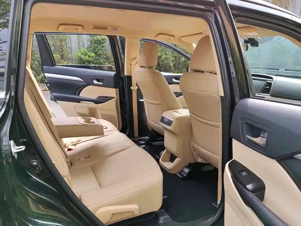 Toyota Highlander 2021 из CN, фото 3