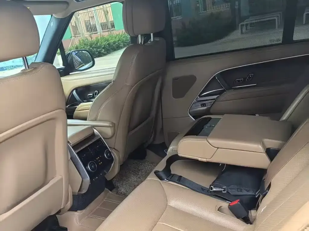 Land Rover Range Rover 2024 из CN, фото 2