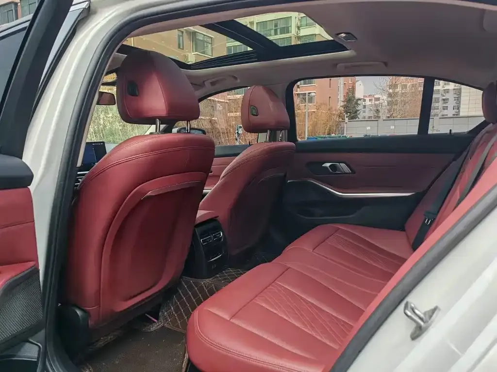 BMW 3 Series 2024 из CN, фото 4