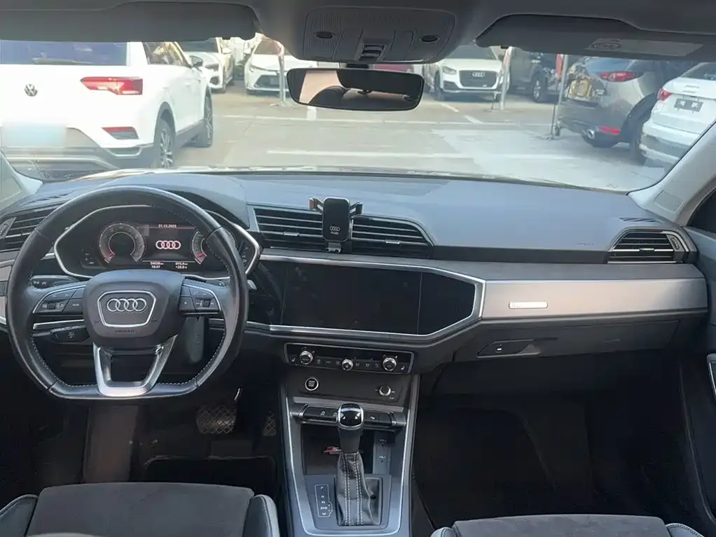 Audi Q3 2022 из CN, фото 2