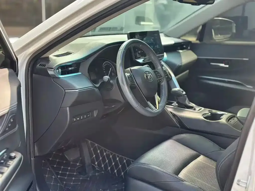 Toyota Harrier — фото 6