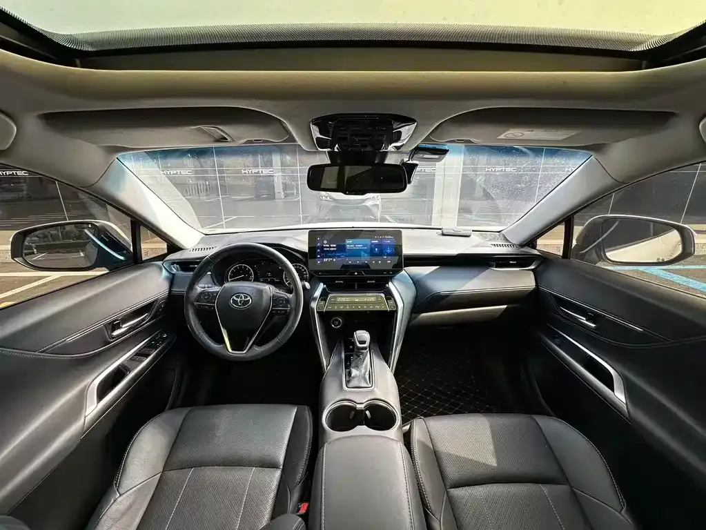 Toyota Harrier — фото 2